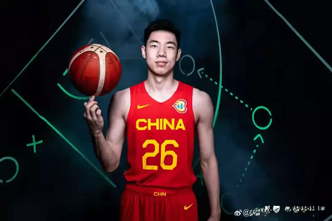 空间型锋线, 身高和灵活, 的跑位技巧 空间型锋线, 身高和灵活, 的跑位技巧