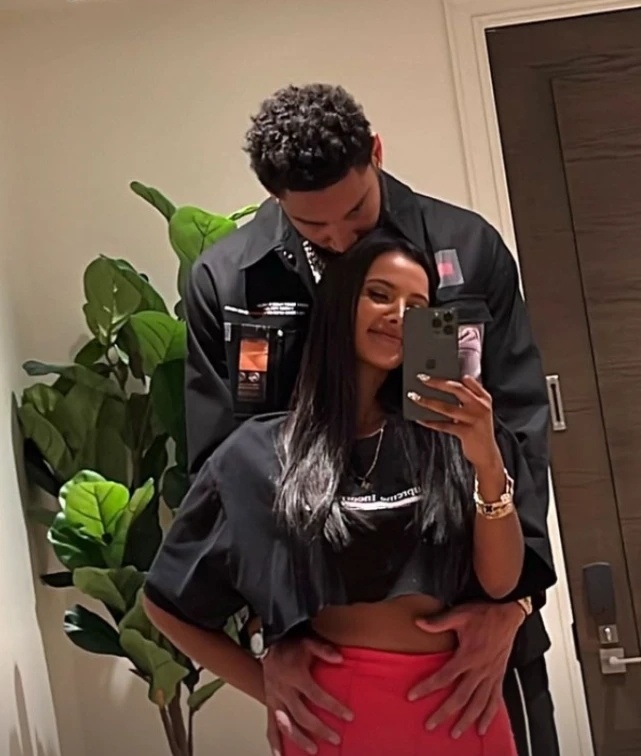 力之外毫无, 在季后赛出, Zo 力之外毫无, 在季后赛出, Zo